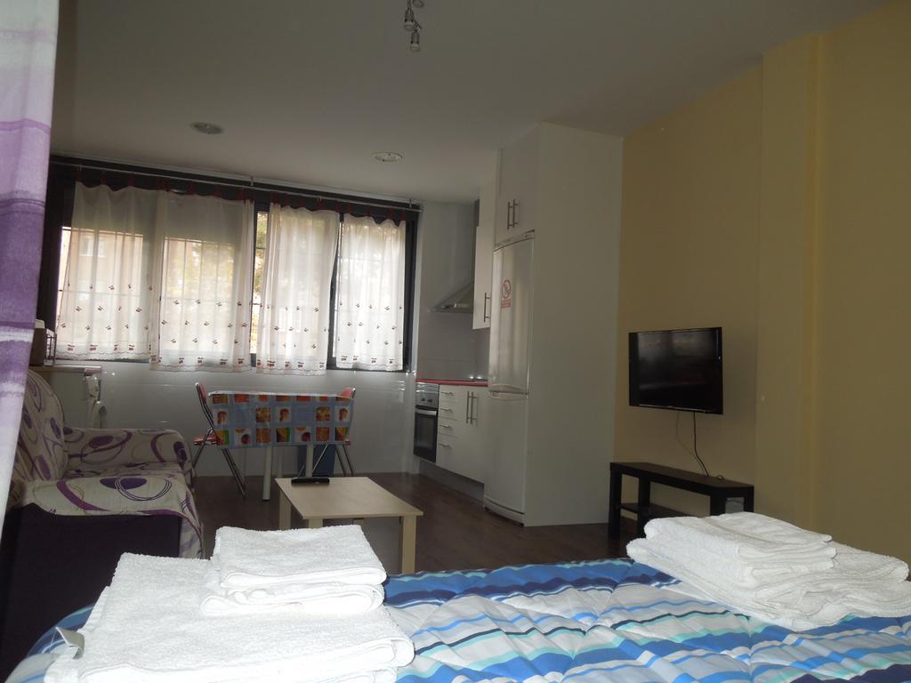 Apartamento Cuatro Torres Madrid Eksteriør billede